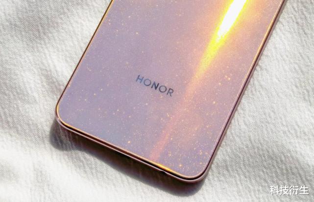 华为荣耀|荣耀新机发布：居中打孔屏、10GB+256GB，高版本仅1599元