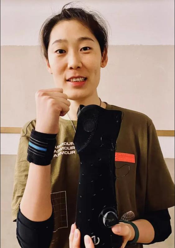 凯文·乐福|恭喜蔡斌、中国女排！江苏女排涌出一天才少女，可打主攻、接应！
