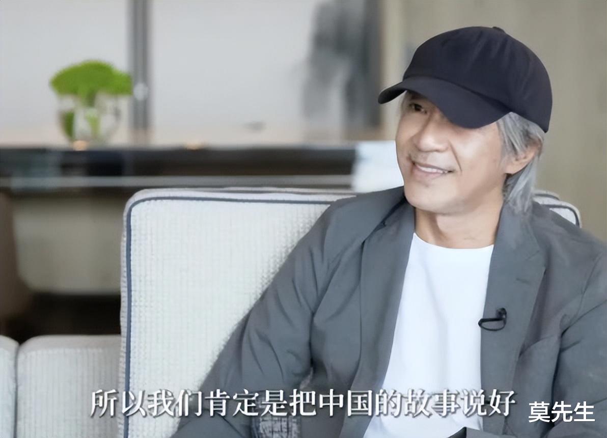 周星驰|60岁周星驰冲浪秀技，动作娴熟不输年轻人，求教粉丝怎么跳更高