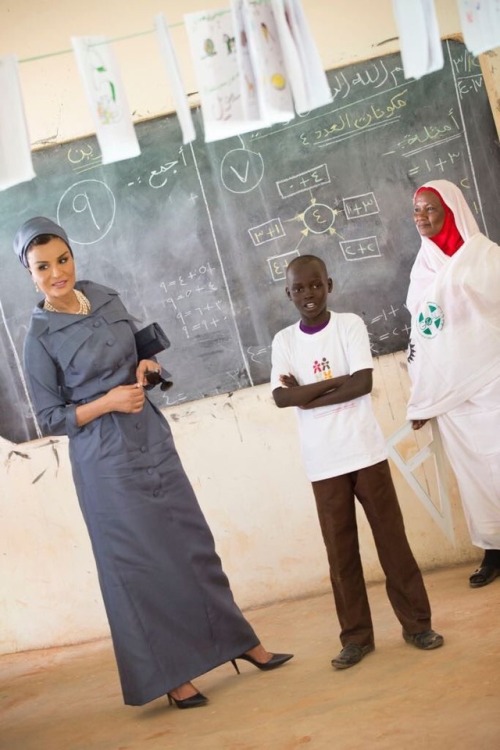 现代版《延禧》璎珞传!她由囚犯之女变太后并经营出全球最富王室