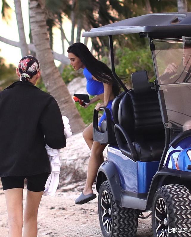 金·卡戴珊|41岁金·卡戴珊海中拍美照，曲线别致，和鲜肉的恋情被希尔顿看好