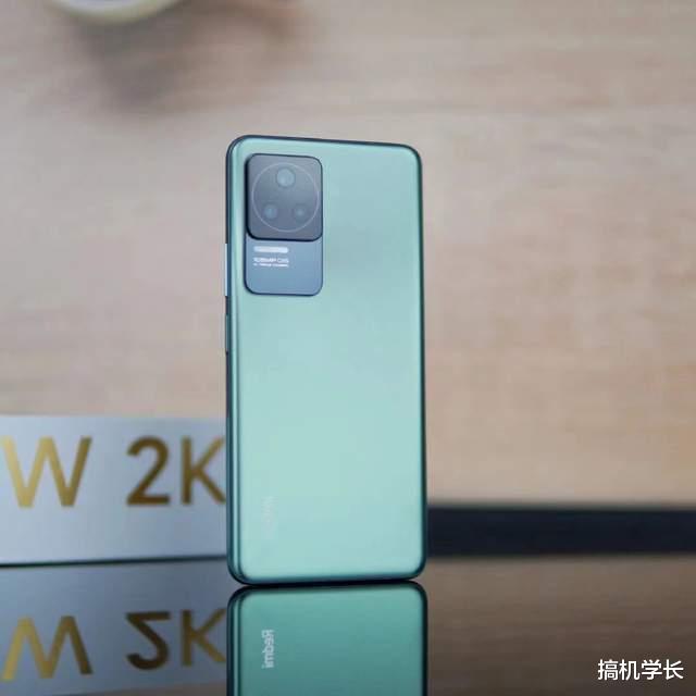 iphone12|买手机不能小气，2022年4月口碑最好5款手机，用个3、5年不成问题