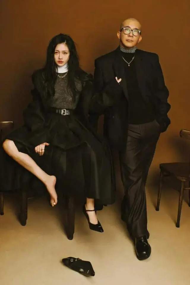 具俊晔|小S分享家庭聚会,姐夫具俊晔亲自下厨做菜,被开玩笑露羞涩笑容