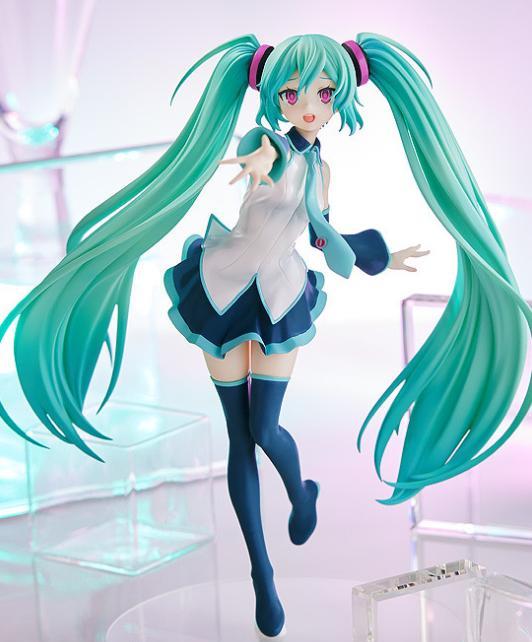 岳旸|初音未来：放大版本的葱娘大体积手办就算没有爱只要有你就好
