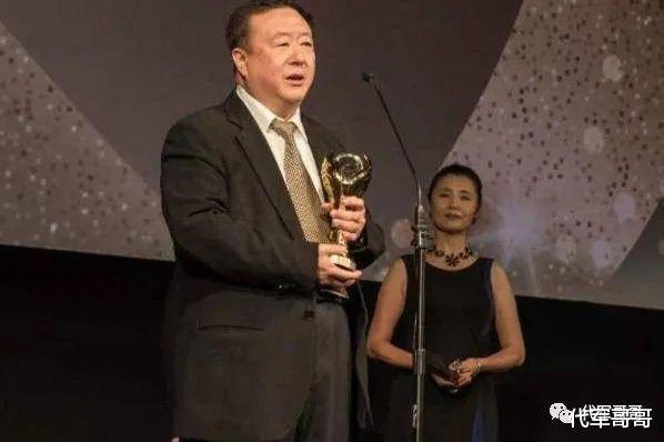 尤小刚|她是美女主持人，曾嫁给导演尤小刚，如今54岁却还是孤身一人