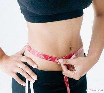 饮食 女人肚子赘肉多, 每天喝水时放几粒食材, 让肚子慢慢瘦下来