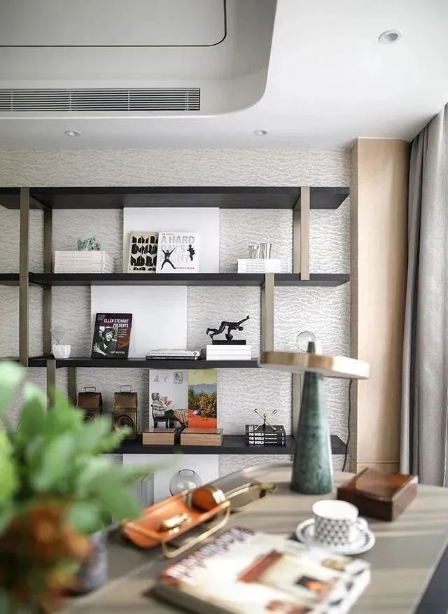 253平大平层,光装修就花了124w,一进门就被迷住了,客厅更大气