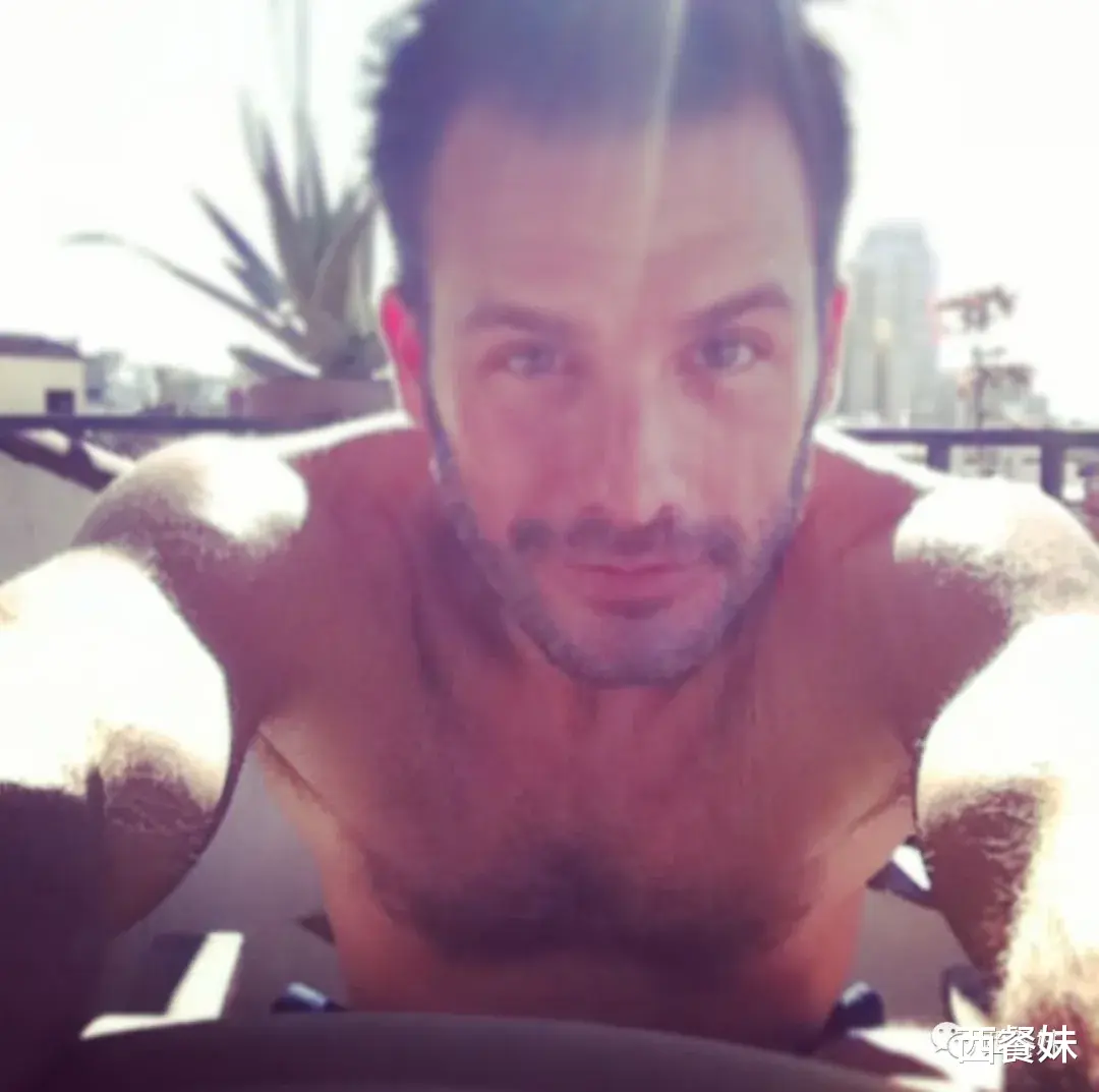 |西班牙\三王节\国王因帅气外表疯狂走红! 竟成大型认爸现场?