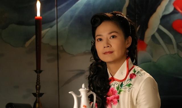 俞小凡|一代琼瑶女神俞小凡,被骗800万,老公出轨两次,为了孩子不离婚