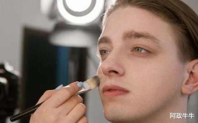 浙江省|浙江首位变性人雷晓晨:已成为一名母亲,被丈夫和女儿疼爱