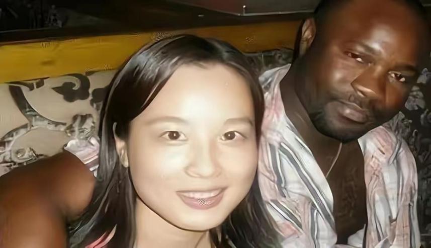 武汉曾经的校花执意远嫁非洲,婚后惨遭虐待,父亲得知后绝望自缢