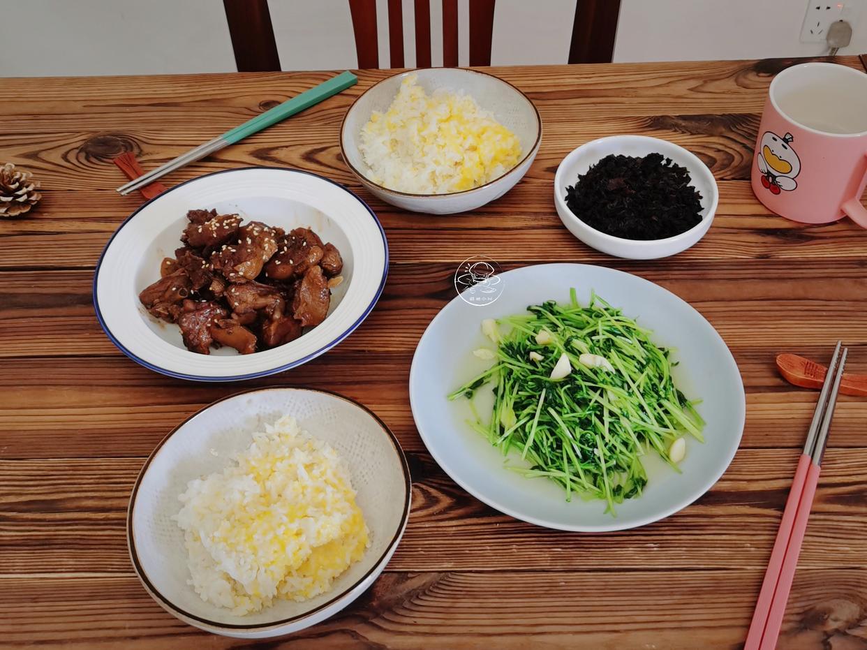 老两口的午餐，2道菜一荤一素5天不重样，够吃不浪费