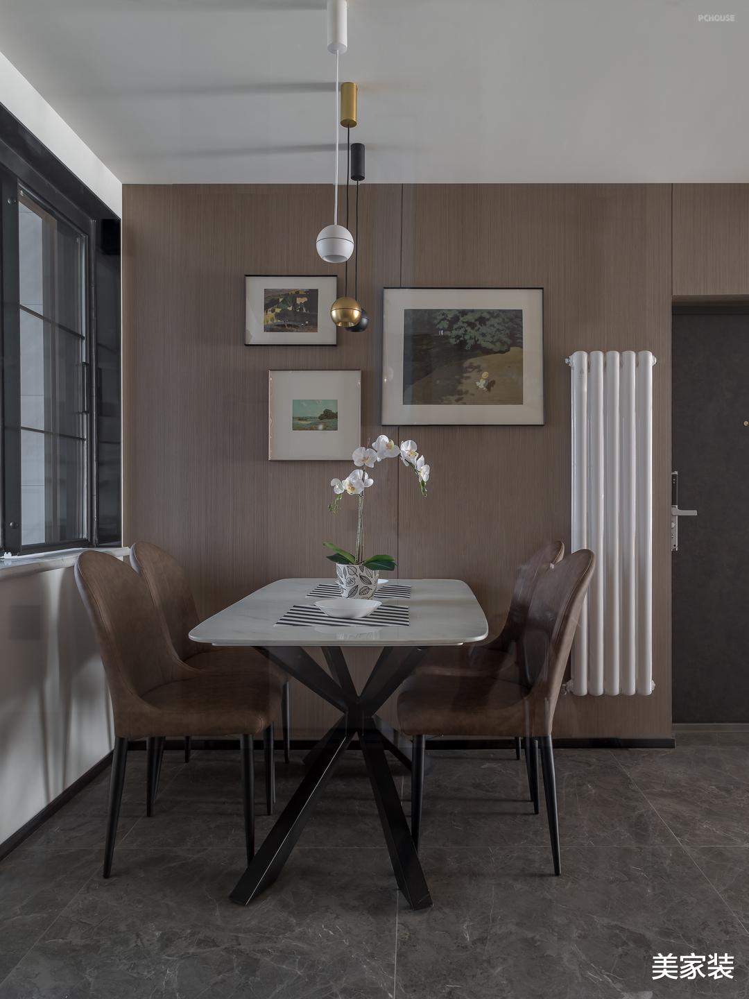 半深色半复古调的家,每一处都很完美,舒适又自然