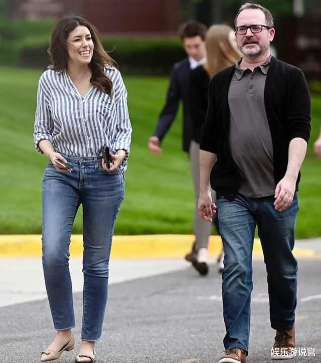 约翰尼·德普|德普37岁美女律师的高管男友现身，比杰克船长更帅更有型，粉丝CP梦碎