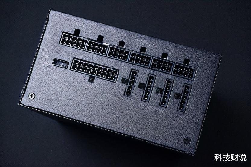 白金|电源带屏幕？补足最后一块RGB，酷冷至尊 XG750 PLUS 白金