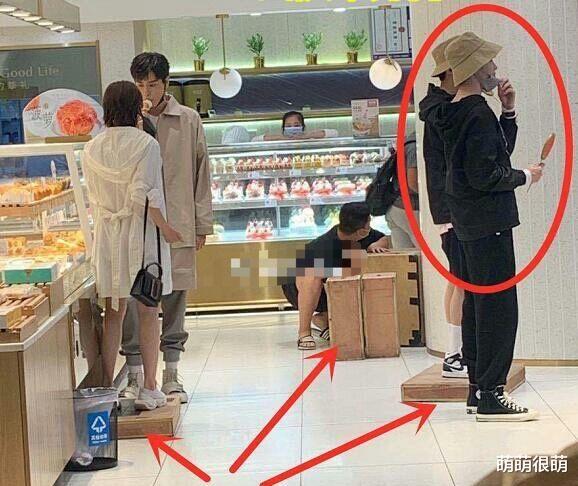 花絮|怪不得电视剧只拍上半身！踩“高跷”、垫箱子，看了花絮太尴尬！