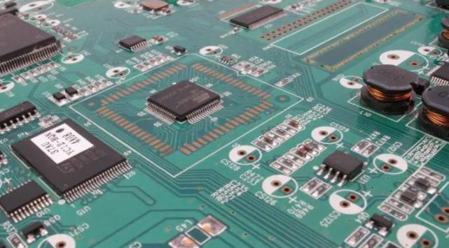VR|电路板制造商如何提升PCBA板质量?