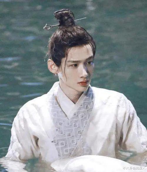 刘昊然|骨相优越、气质清冽，这5大美男，皮相是表面，骨相美才是真绝色