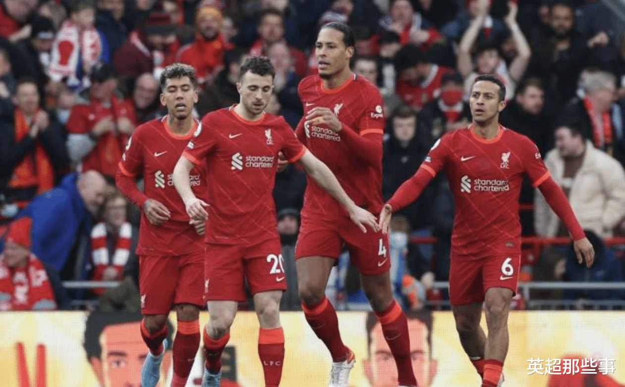 英超|2-0！势不可挡10连胜！利物浦反超曼城登顶，英超最强逆袭在酝酿