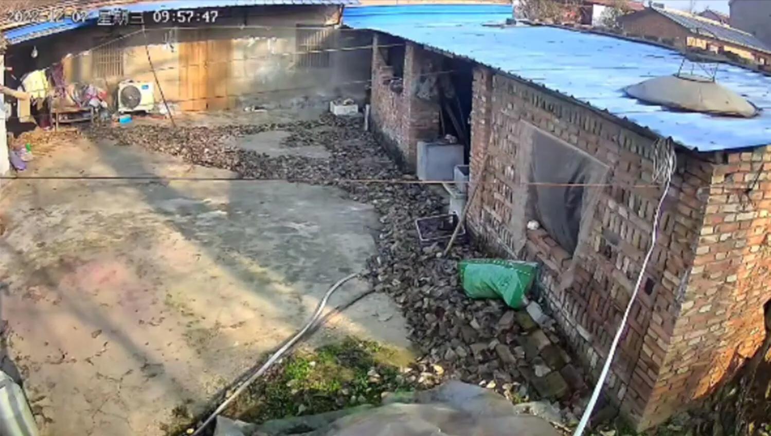 明星|叶婷一家被扒:三姐漂亮得像明星,母亲13岁生娃!