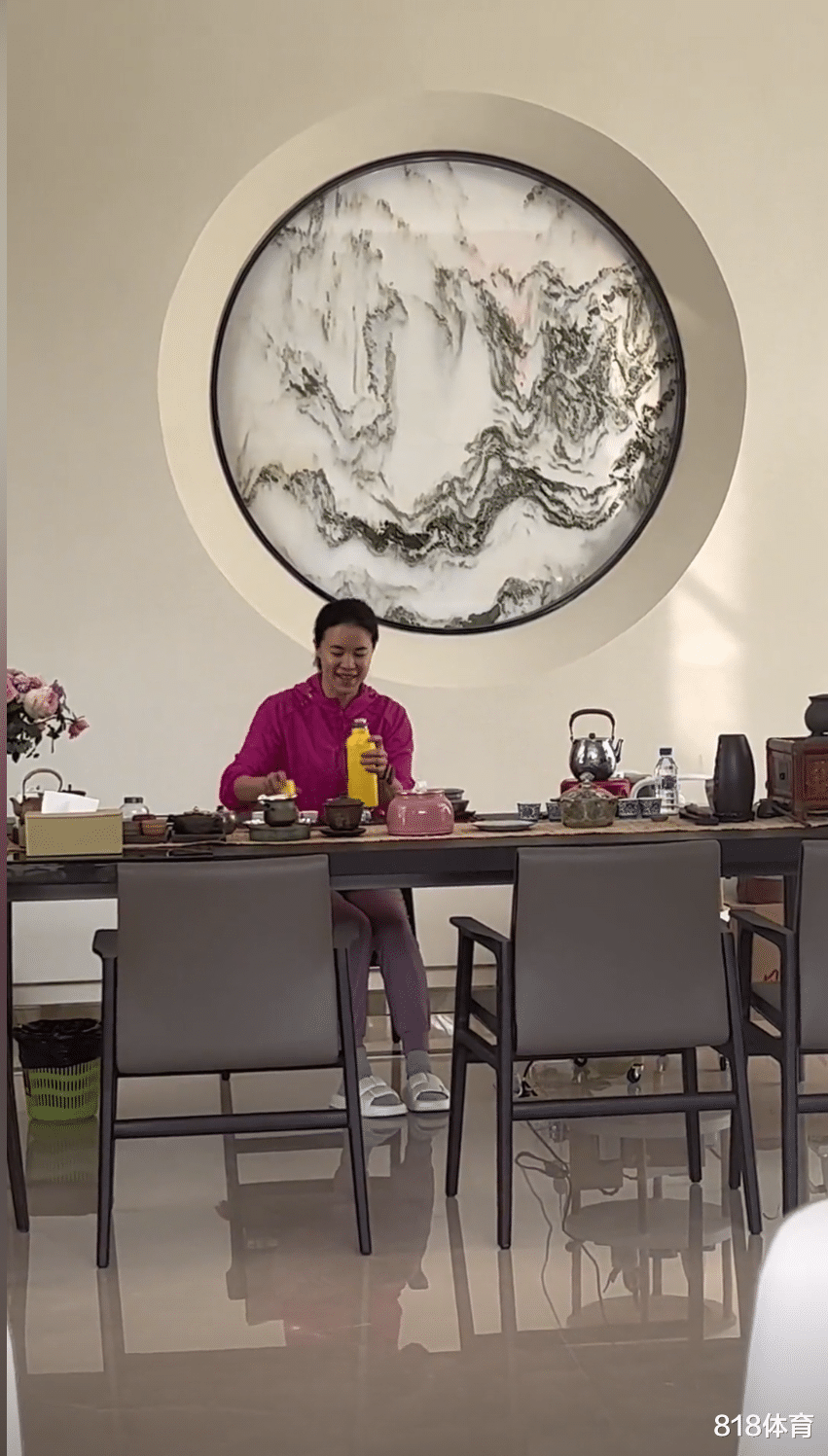 王楠|家庭地位! 王楠夫妇三亚豪宅过冬, 楠姐要开茶馆让巨富老公现金付费