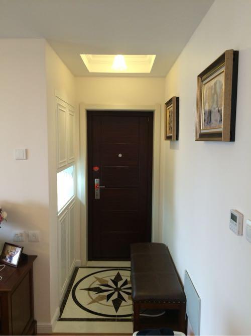 媳妇装新房,卫生间砌“半墙”,阳台成“绿森林”,被邻居赞爆了