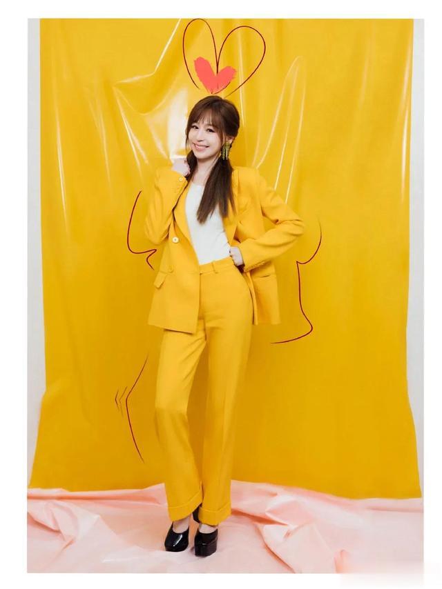 迪丽热巴|众星兔年贺岁大片，迪丽热巴仙气飘飘，赵丽颖杨幂今年春晚赢麻了