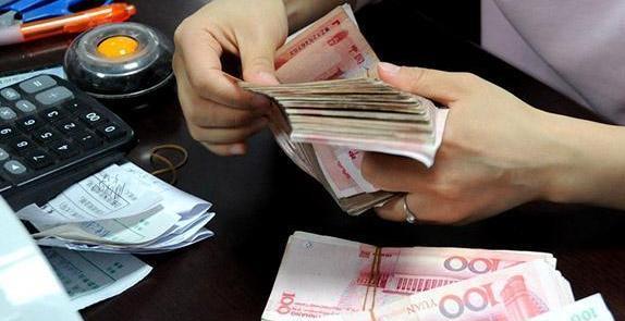 别再开通银行卡短信通知了?很多人都没当回事,多亏银行员工提醒