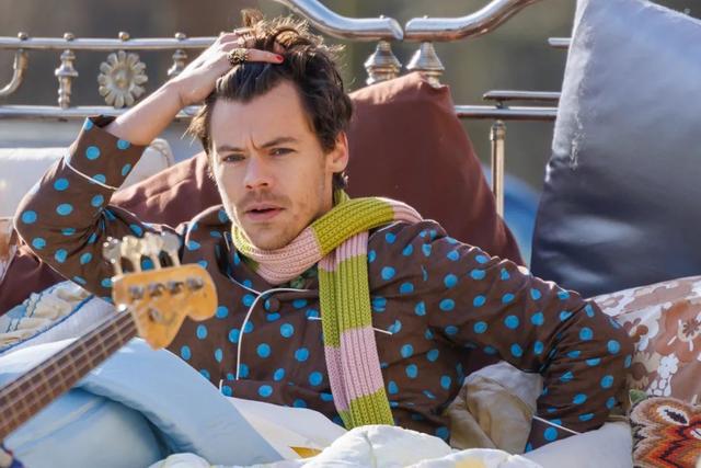 街拍|男星街拍｜陈坤冯绍峰都现身！2022超级碗“好多人啊！”