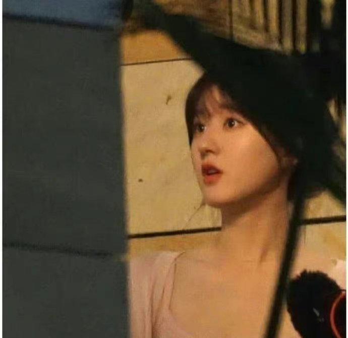 陈哲远|《偷偷藏不住》路透照，陈哲远赵露思“捧脸杀”，网友沦陷了