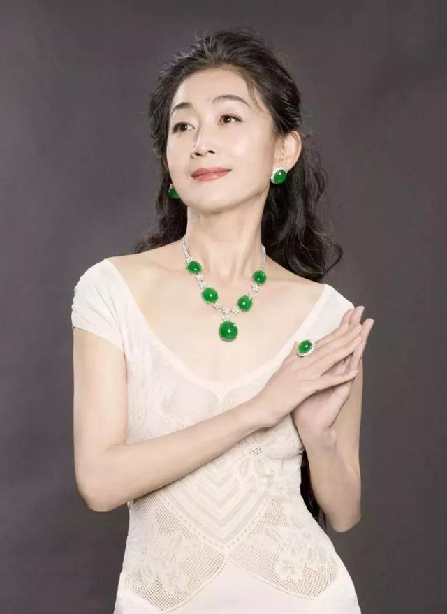 陈瑾|她是国家一级演员，56岁从来没有谈过恋爱，和亲哥哥互相照顾一生
