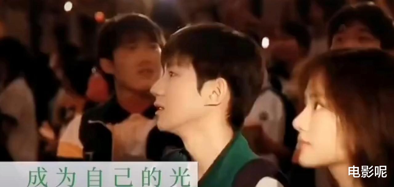 董璇|任敏参加采访，居然说王源是个慢热的人，两人第一个话题还是加vx