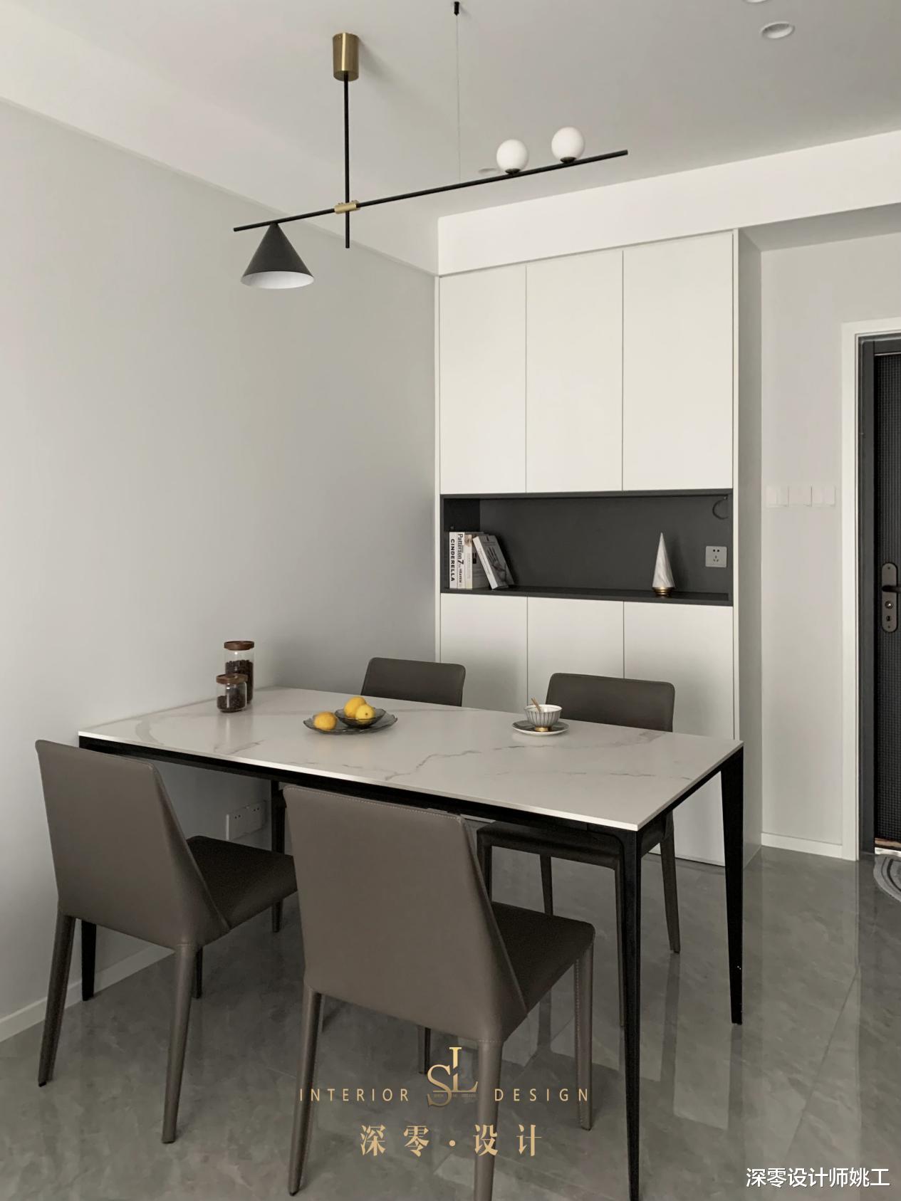 最容易让人忽视的餐边柜，放在过道，角落等地方，好看又好用