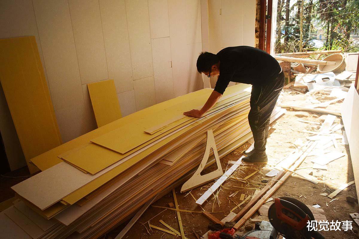 深山瓦房10年无人住,村民进行“豪华装修”,咋回事