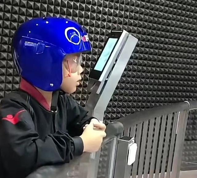 |孙海洋找到孙卓小时候骑过的摩托车,孙辉过了一个有意义的儿童节