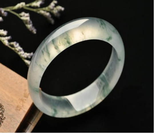 翡翠|翡翠的色如何分辩好与劣？