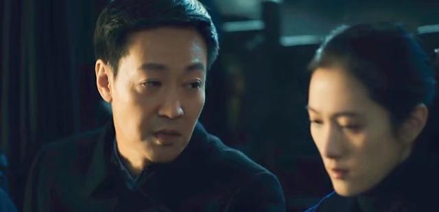 郝冬梅|《人世间》：周志刚去世，三件事令人意外，周蓉不是最自私