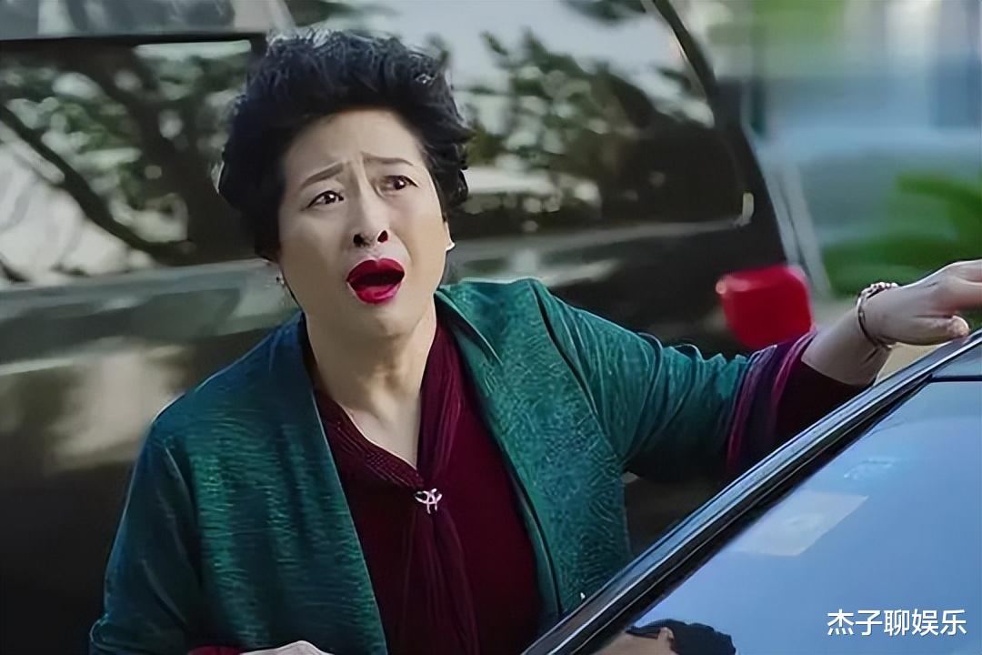 许娣|著名演员许娣：嫁初恋恩爱41年，拍戏后，把赚的钱全上交给他