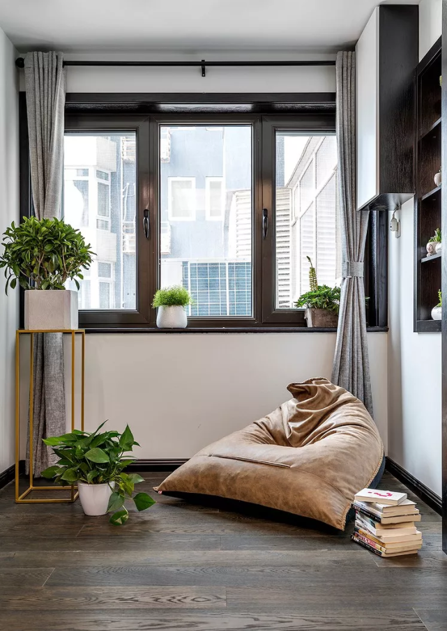 170㎡新房，全屋精致黑白灰，开放式厨房配吧台卡座，太有格调