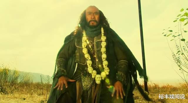 徐锦江|徐锦江大年初七开工！亲自教导两位美女学生画画，巨大铜像引关注