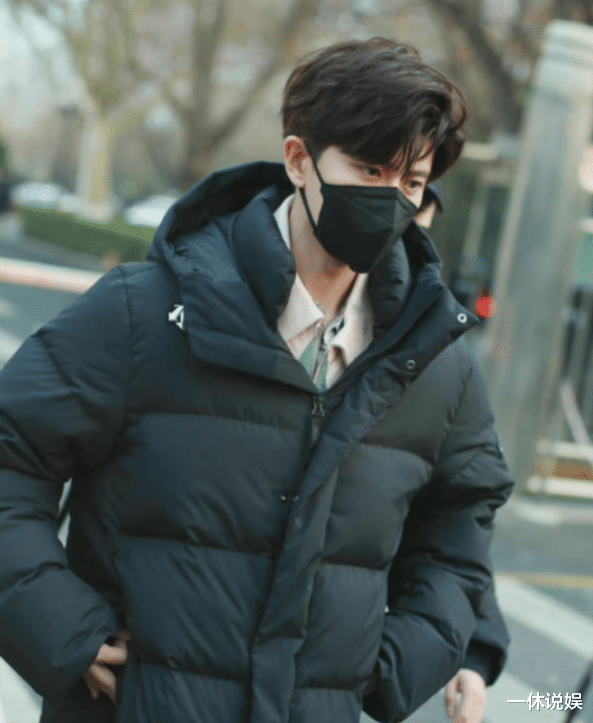 春晚|春晚联排现场路透,赵丽颖惊喜现身,手上“戒指”引网友关注