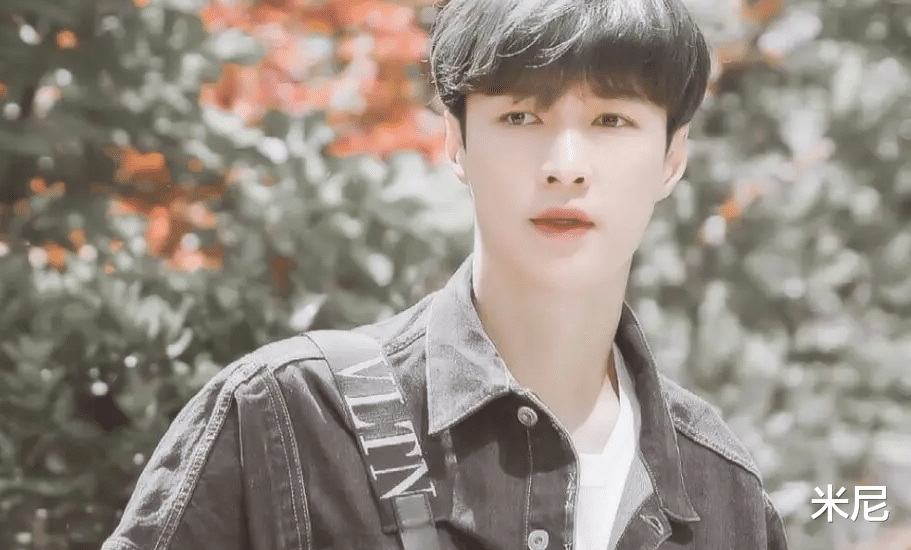 张艺兴|张艺兴出道十年，坚持一条路走到黑，演员、歌手都不放弃