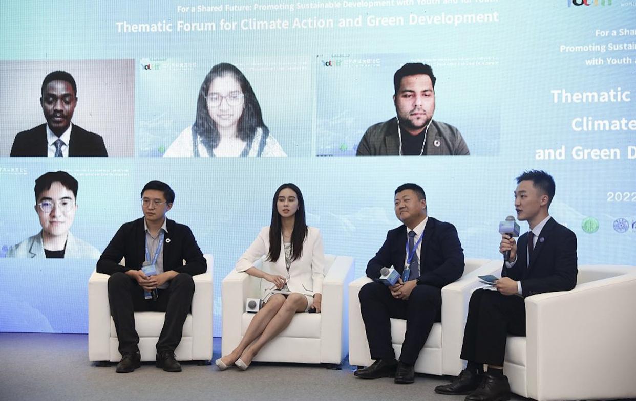 何超欣|赌王幼女何超欣上新闻,出席重要活动暴瘦认不出,上月从清华毕业