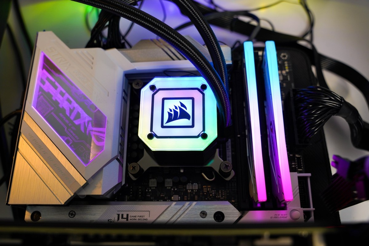 芯片|高端平台性价比新选，先马黑钻1000W入手体验