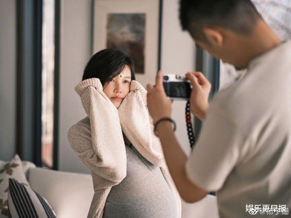 吴中天|吴中天结婚7年得女「宝宝紧抓妻子头发」 大笑2声：终于有人治你