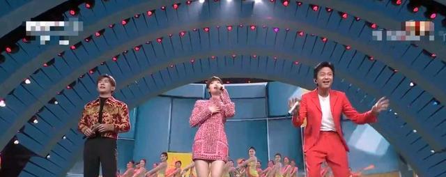 春晚|春晚槽点多，大张伟说脏话，刘涛被质疑是托，撒贝宁嘴瓢登热搜