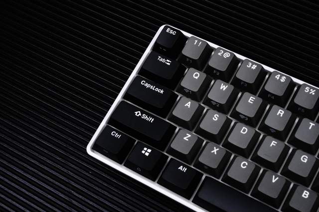 键盘|看着舒服,用着得劲,TT无线键鼠打造极简桌面好物