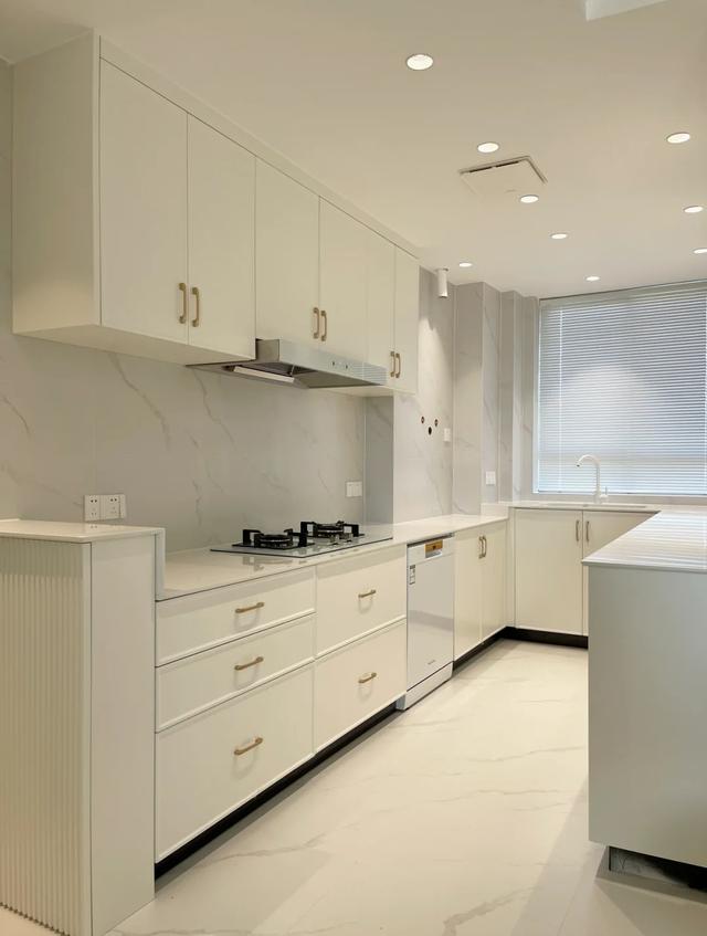 90后独居女孩的家,因太会布置而走红,网友:这是每个女孩的梦想