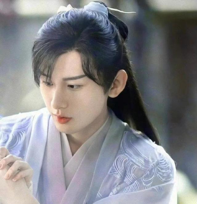 莲花楼|成毅《莲花楼》男扮女装?新娘装造型曝光,一袭嫁衣,银头冠精致