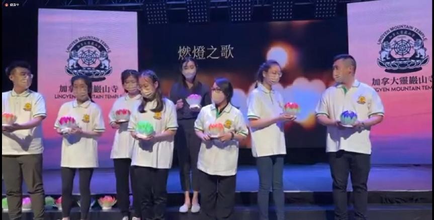 穿衣搭配|王祖贤的衣品很不错，休闲穿搭还是很美，看近照也那么年轻